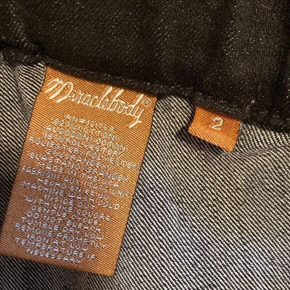 MIRACLEBODY By Miraclesuit Slimming Shaping Pull-On Capri Jeans Black Size 2 - Picture 7 of 10